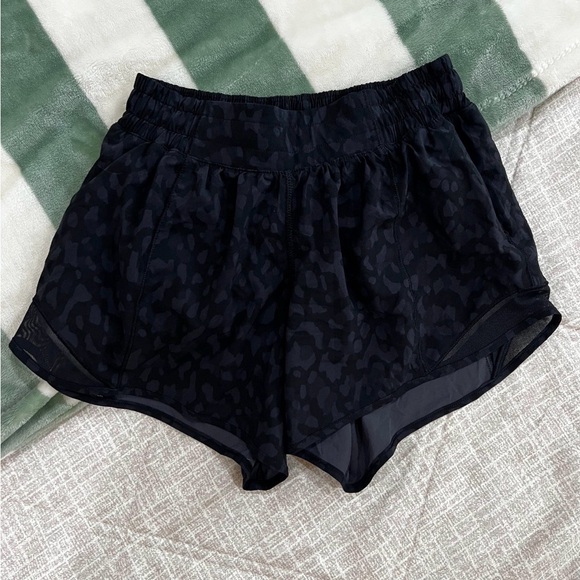 Lululemon Speed up shorts 2.5 inch - Picture 1 of 3